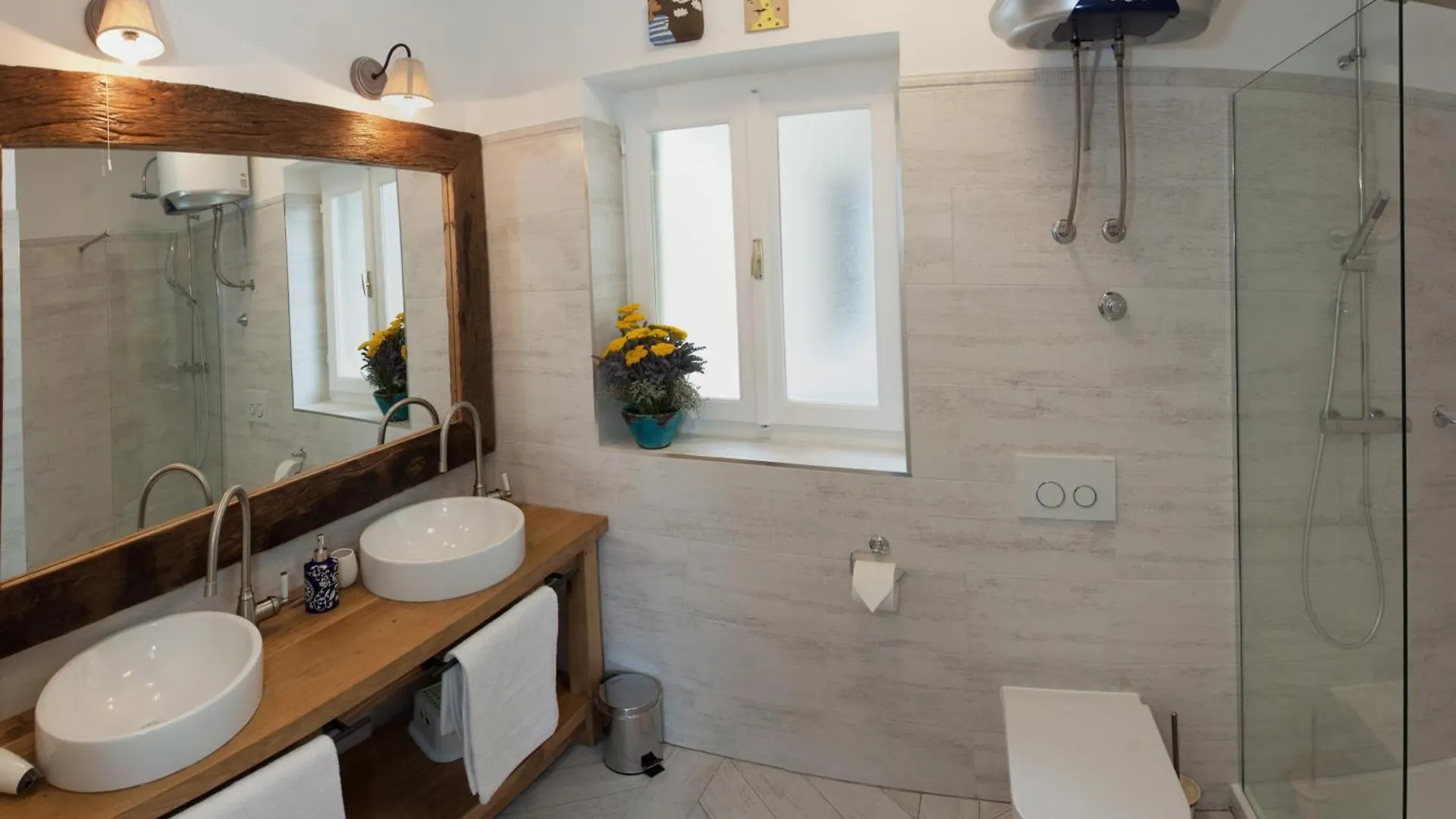 Stylish Theatre Apartments Split