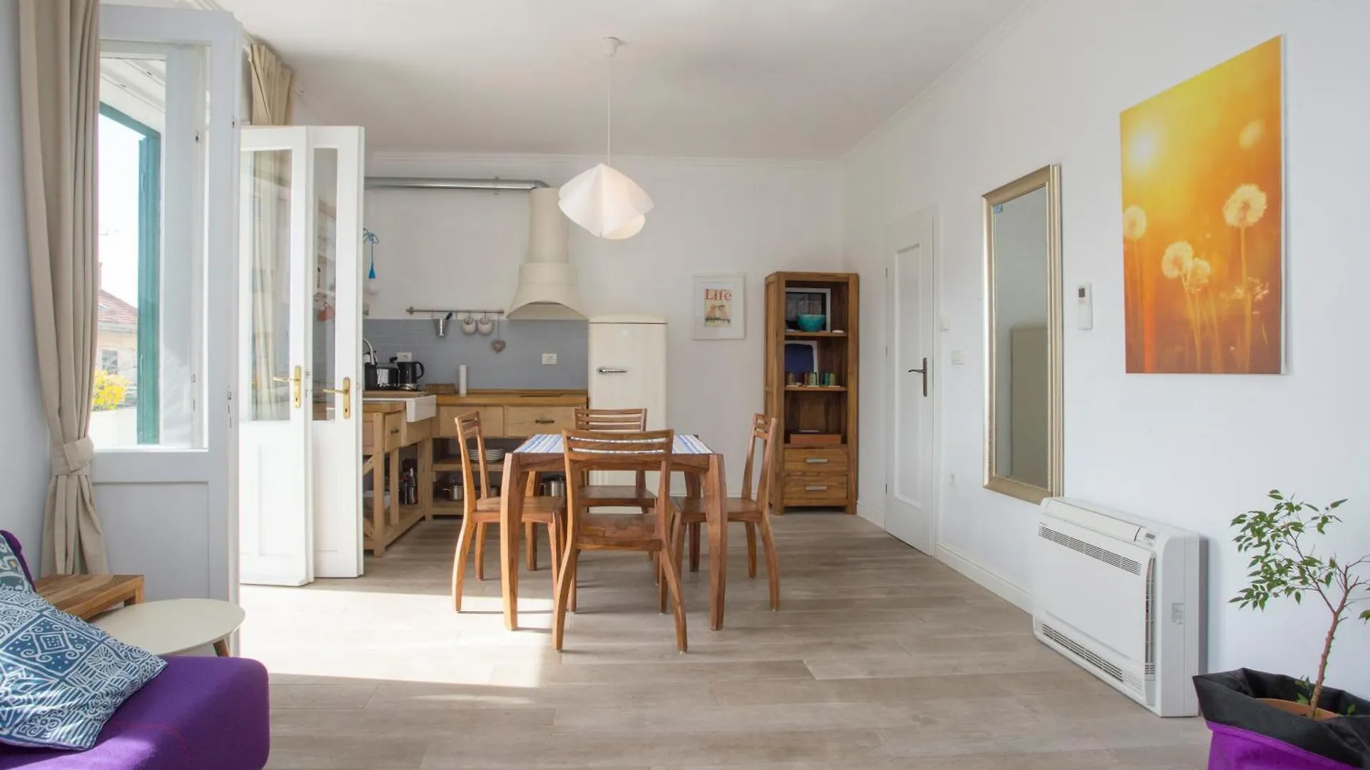 Stylish Theatre Apartments Split